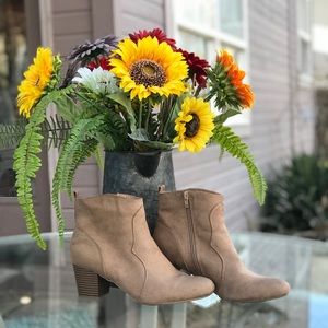 American Eagle Booties ✨🌿🍃🌾